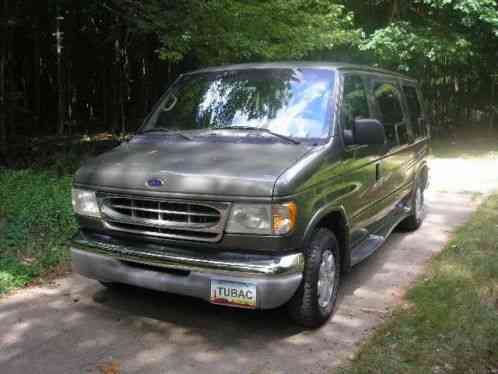 Ford E-Series Van (2002)