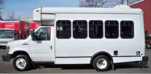 2009 Ford E-Series Van