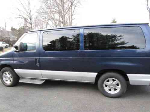 Ford E-Series Van E150 Club Wagon (2004)