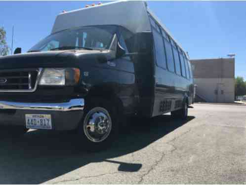 Ford E-Series Van PARTY BUS - (2004)