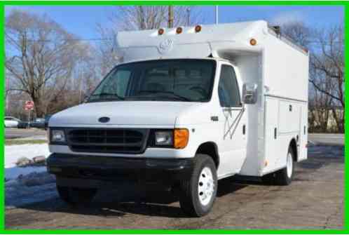 2001 Ford E-Series Van Standard