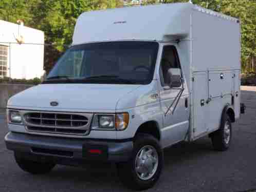 Ford E-Series Van walking utility (2002)