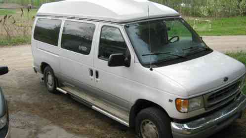 Ford E-Series Van (2000)