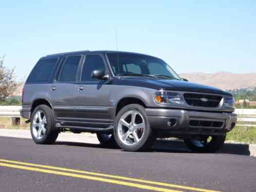 Ford Explorer Custom Two-Tone, with (1998)