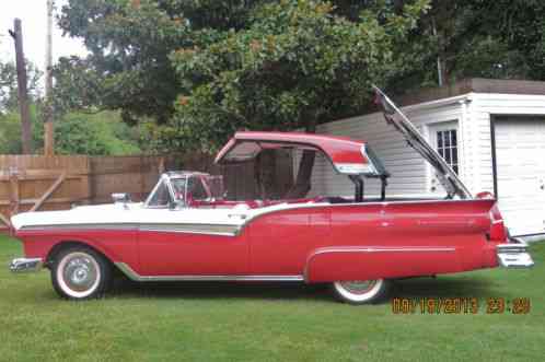 Ford Fairlane SKYLINER (1957)