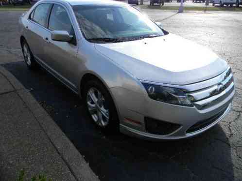 Ford Fusion SE (2012)