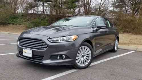 Ford Fusion SE Hybrid (2015)