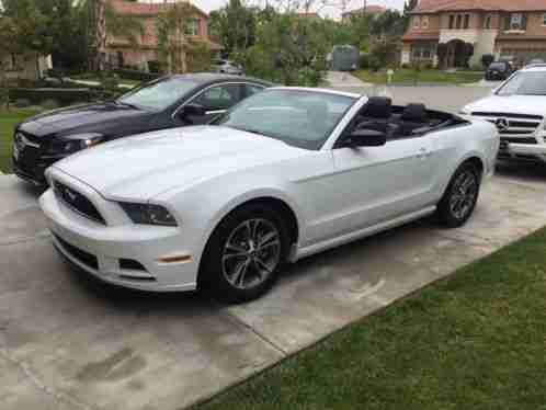 Ford Mustang 2dr Convertible V6 (2014)