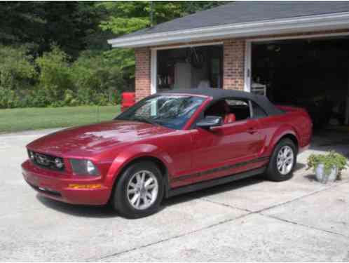 Ford Mustang CONVERTIBLE (2007)