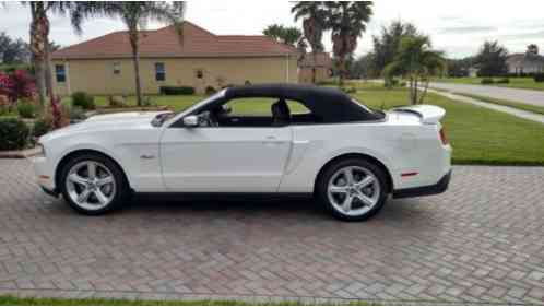 Ford Mustang Gt Convertible (2012)