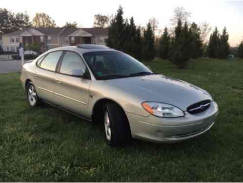 Ford Taurus (2003)