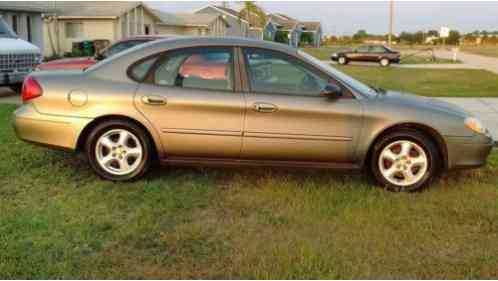 Ford Taurus SES (2001)