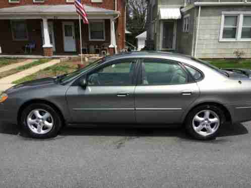 2003 Ford Taurus