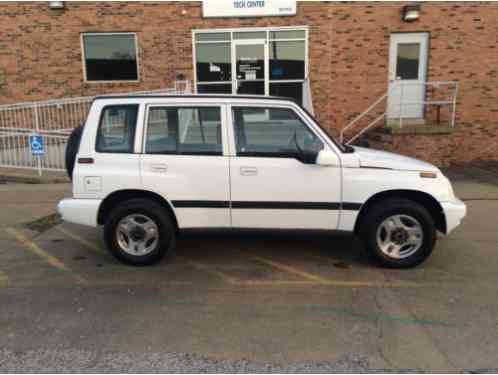 Geo Tracker Hardtop 4-door (1996)