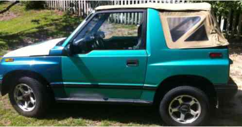 1995 Geo Tracker Sport Utility 2-DR