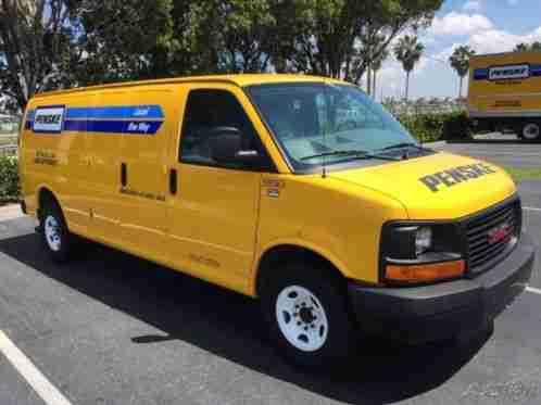 GMC Savana Work Van (2010)