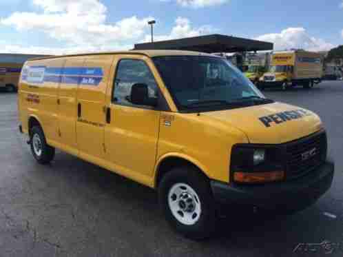 GMC Savana Work Van (2010)