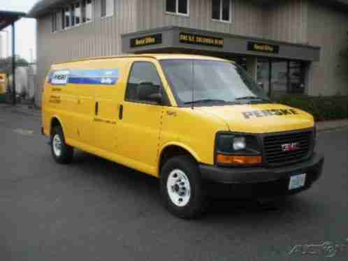 GMC Savana Work Van (2010)