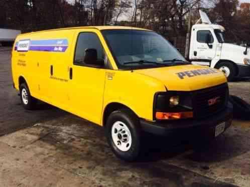 GMC Savana Work Van (2010)