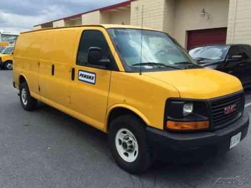 GMC Savana Work Van (2010)