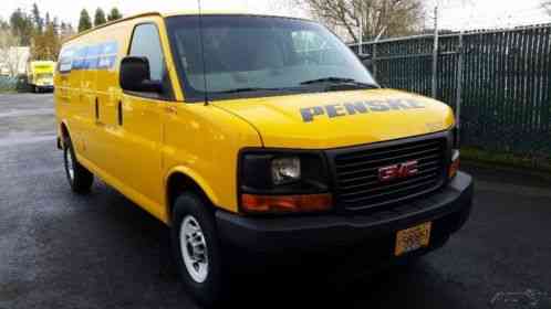 GMC Savana Work Van (2010)