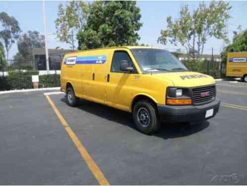 GMC Savana Work Van (2010)