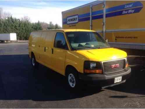 GMC Savana Work Van (2010)