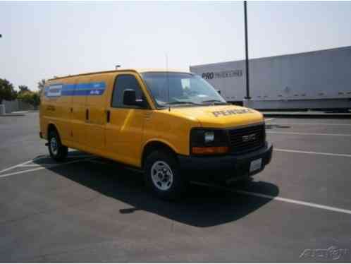 GMC Savana Work Van (2010)