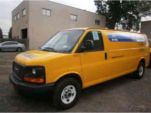 GMC Savana Work Van (2010)