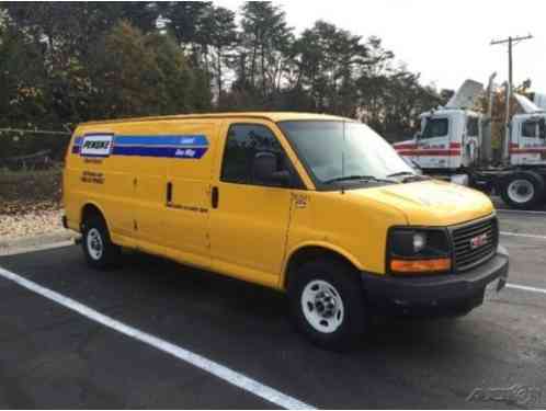 GMC Savana Work Van (2010)