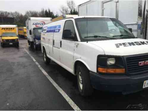 GMC Savana Work Van (2011)