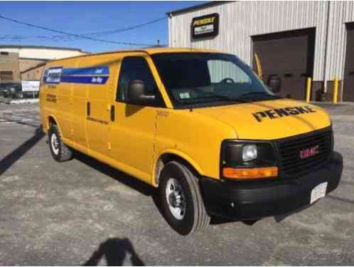 GMC Savana Work Van (2011)