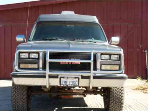 GMC Suburban (1989)