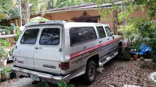 GMC Suburban (1989)