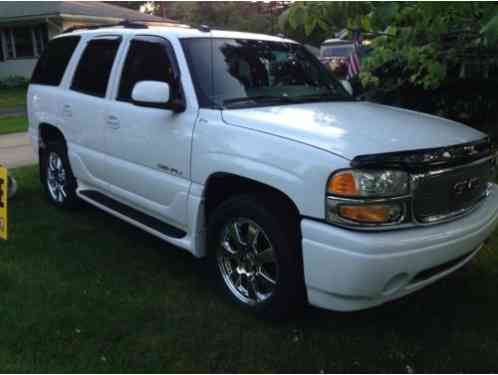 GMC Yukon denali (2005)