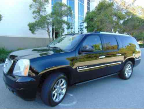 GMC Yukon Denali SUV 4-Door (2007)