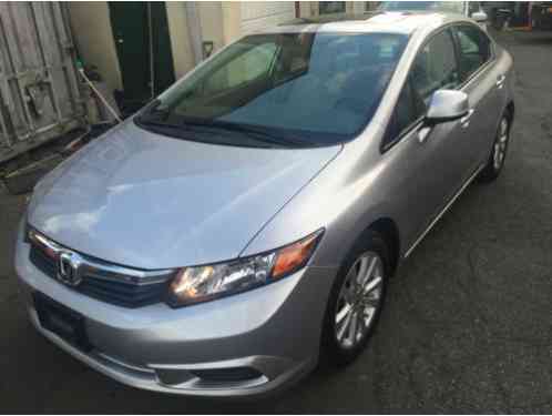 Honda Civic 4 DR EX (2012)