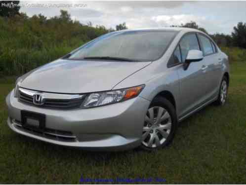 Honda Civic LX (2012)