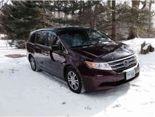 Honda Odyssey LX (2011)