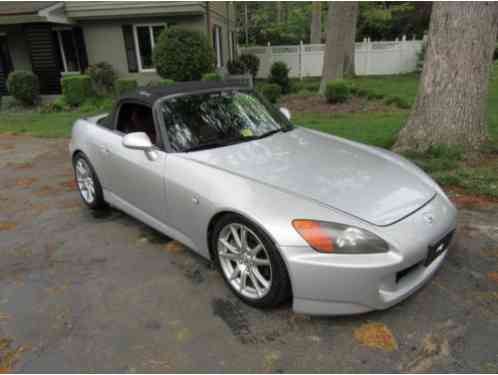 Honda S2000 Convertible (2005)