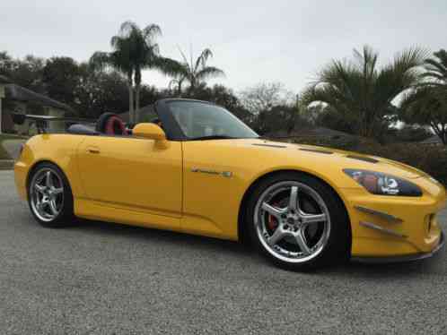 Honda S2000 Convertible (2005)