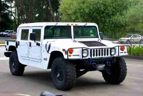 Hummer H1 4 door sport utility (2000)