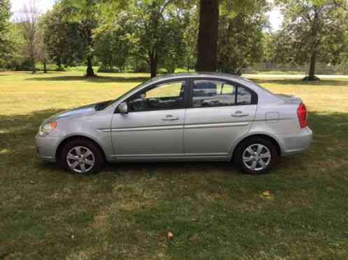 Hyundai Accent GLS (2011)