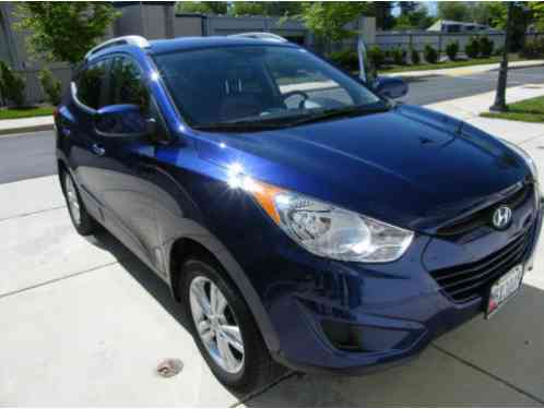 2011 Hyundai Tucson With Navigation