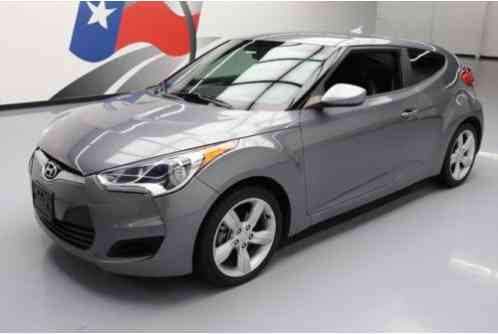 Hyundai Veloster Base Hatchback (2013)