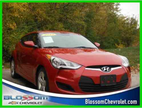 Hyundai Veloster Base w/Black (2014)