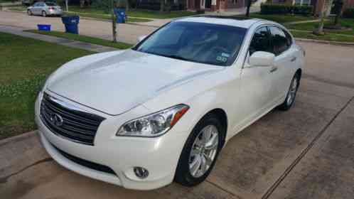 2011 Infiniti M