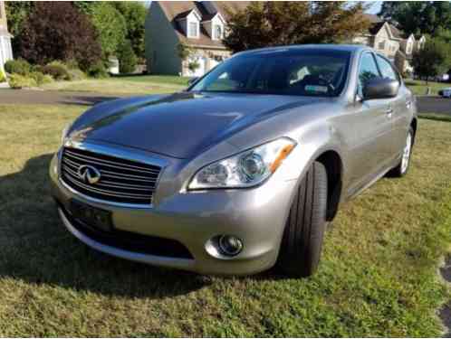 Infiniti M 37X AWD SUNROOF NAV (2011)