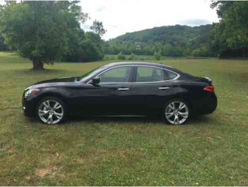 Infiniti M Sport (2011)