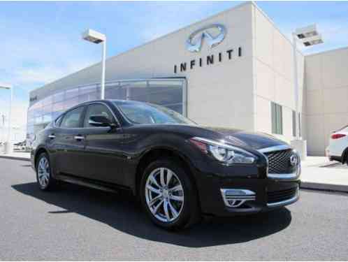 Infiniti Q70 (2015)